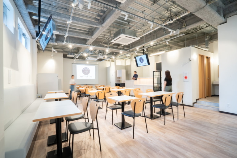 DoersTokyo エンターテイメントコラボラウンジ FUNxFAN café 
