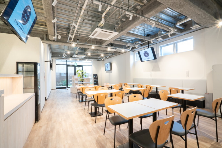 DoersTokyo エンターテイメントコラボラウンジ FUNxFAN café 