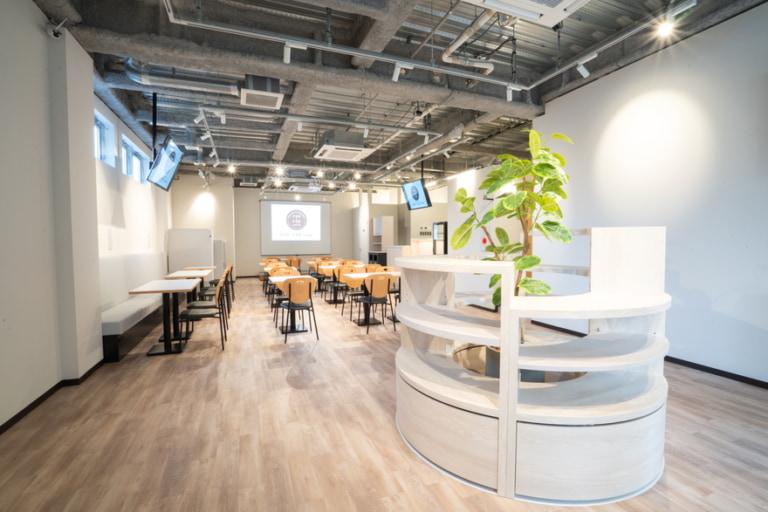 DoersTokyo エンターテイメントコラボラウンジ FUNxFAN café 