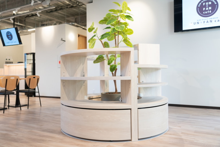 DoersTokyo エンターテイメントコラボラウンジ FUNxFAN café 