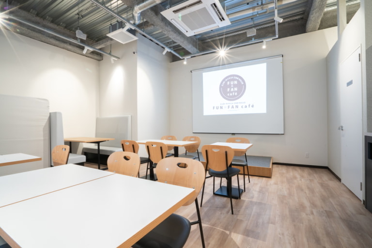 DoersTokyo エンターテイメントコラボラウンジ FUNxFAN café 