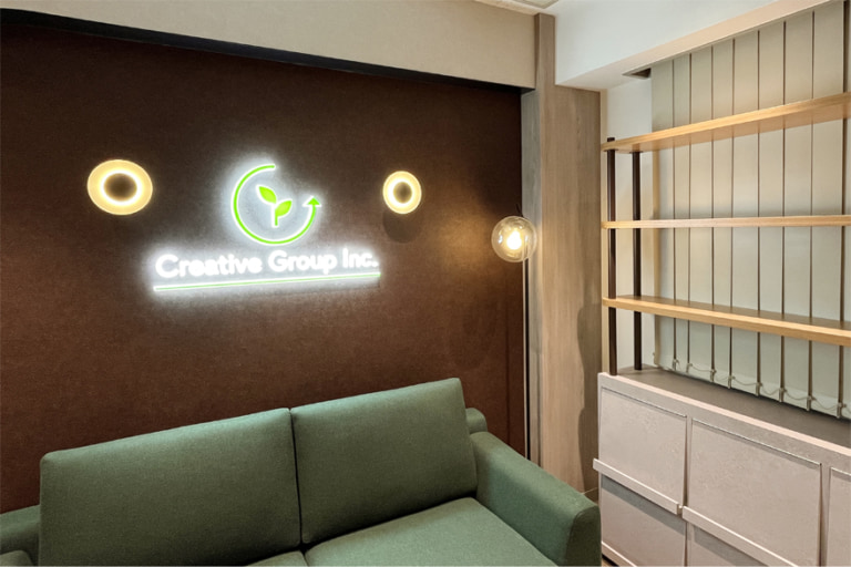 Creative Group  エントランス、ラグジュアリー・シック