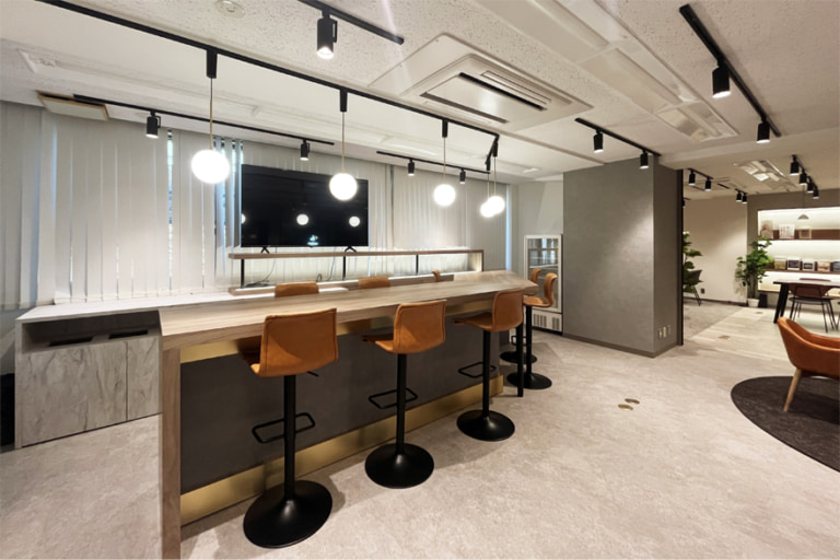 Creative Group  フリースペース、ラグジュアリー・シック