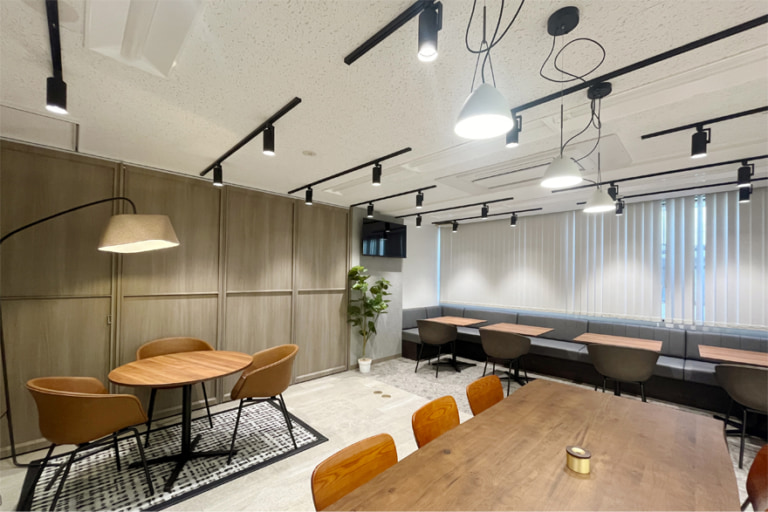 Creative Group  フリースペース、ラグジュアリー・シック