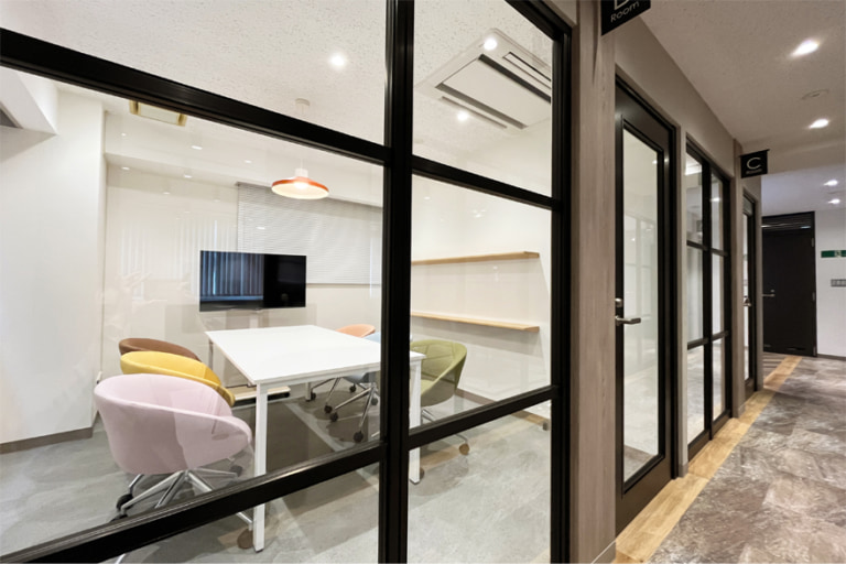 Creative Group  会議室、ラグジュアリー・シック