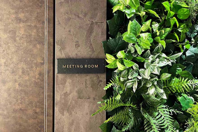 ルトラ  会議室、ナチュラル・アウトドア